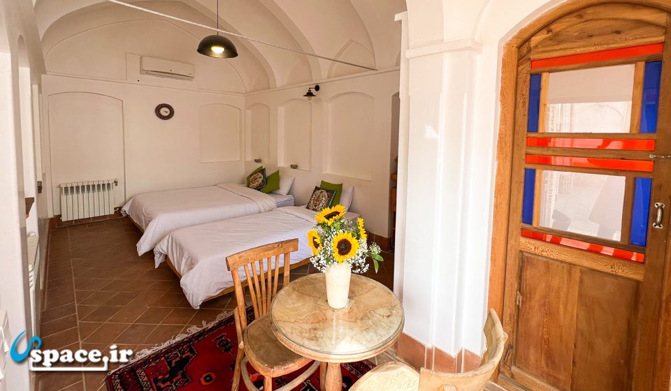 نمای داخلی اتاق بادگیر هتل سنتی عمارت سنگ پلوی - کاشان